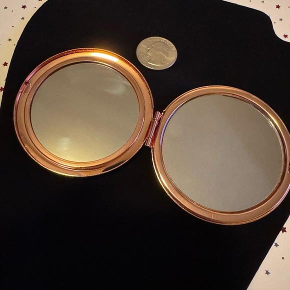 Luxcycled L V Multicolor Murakami Rose gold Compact Mirror - Picture 4 of 10